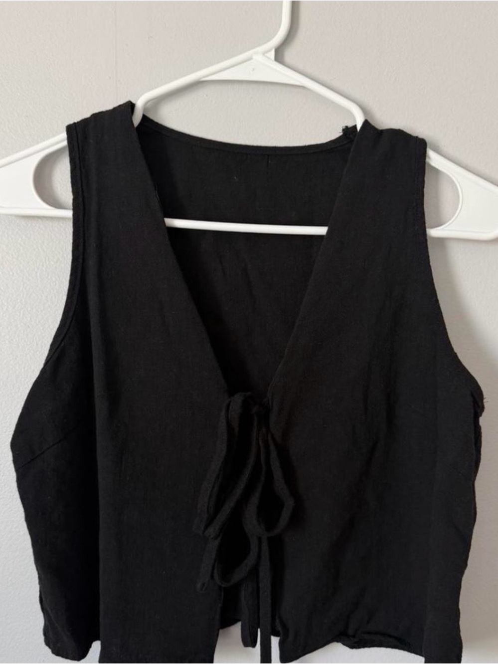SHEIN Black Tie-Front Crop Tank